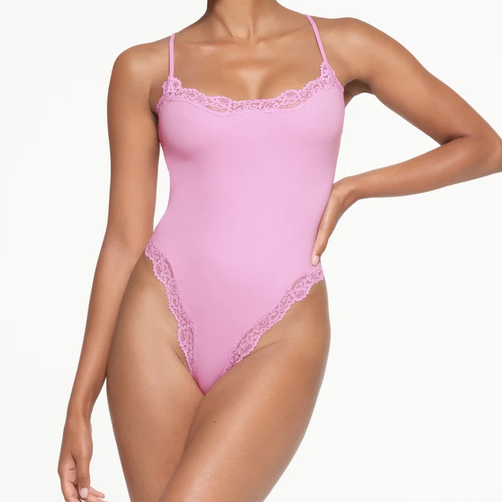 SKIMS Fits Everybody lace body suit